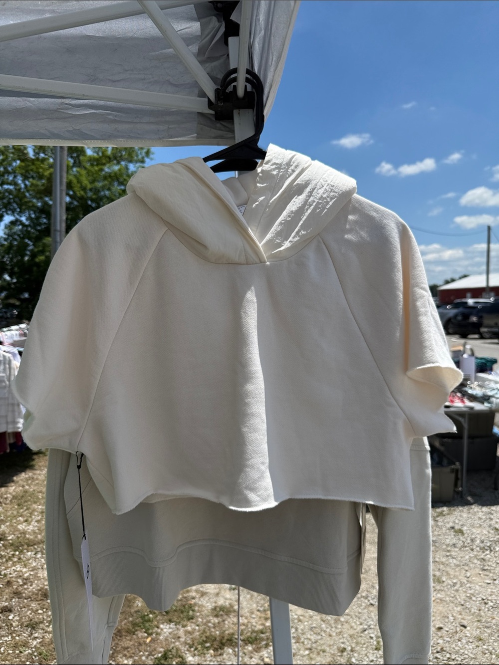ALO Yoga Ivory Cropped Short-Sleeve Hoodie